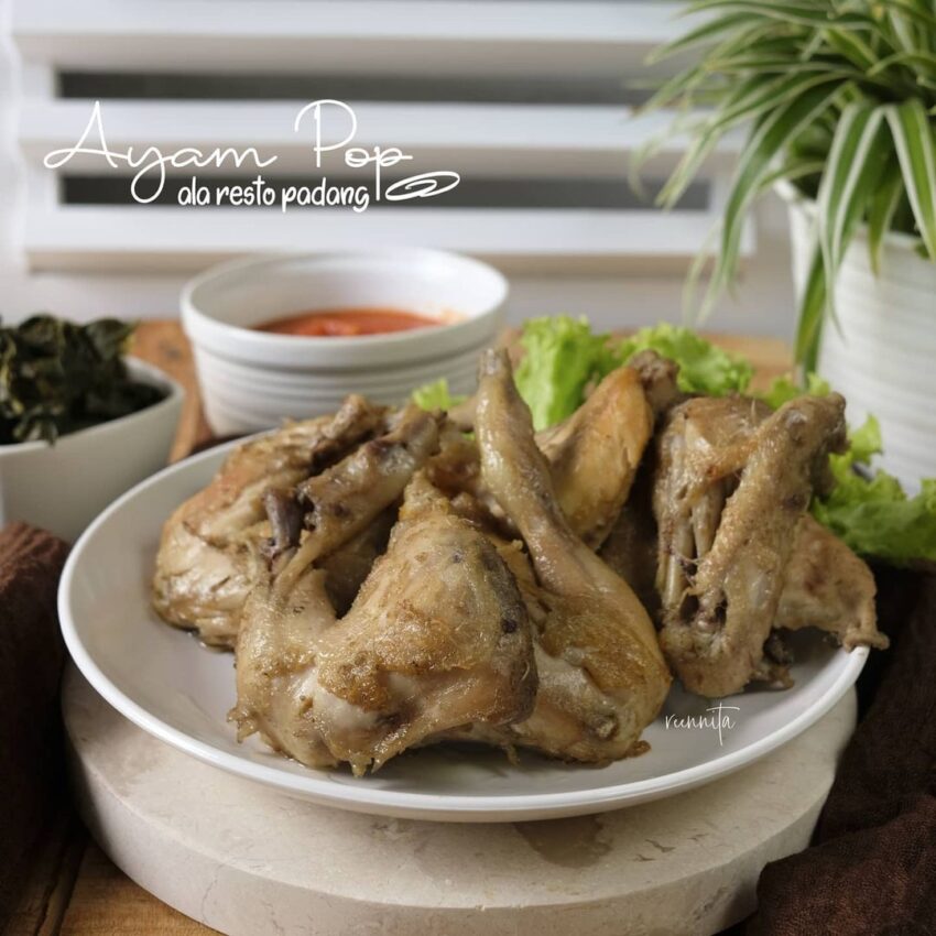 Daftar bahan-bahan untuk Ayam Pop Rm Padang dalam wadah dapur